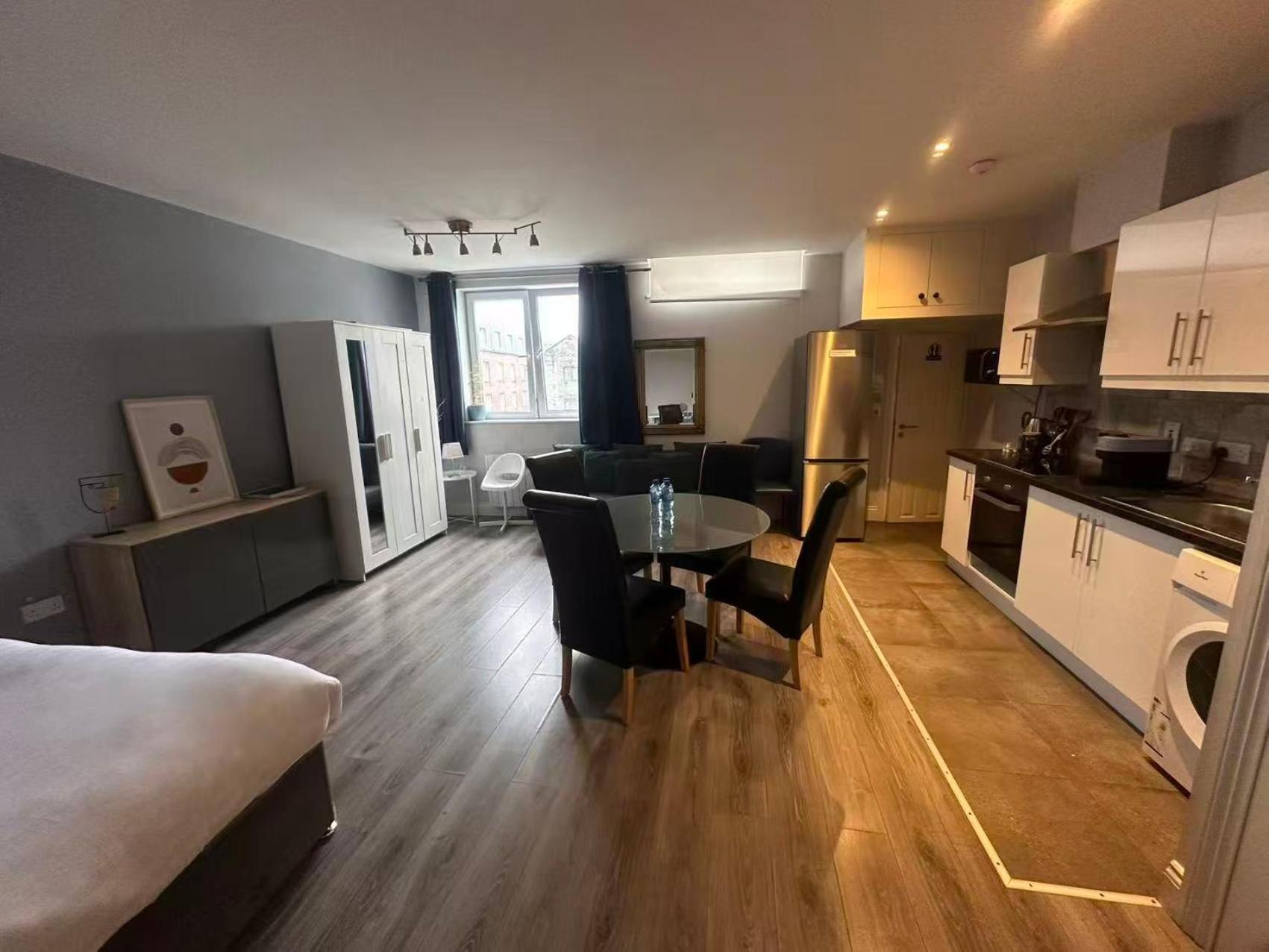 Abbey Apartments — Photos 1